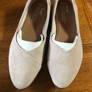 Women’s Toms Suede Jutti in Blush. Sz 7.5